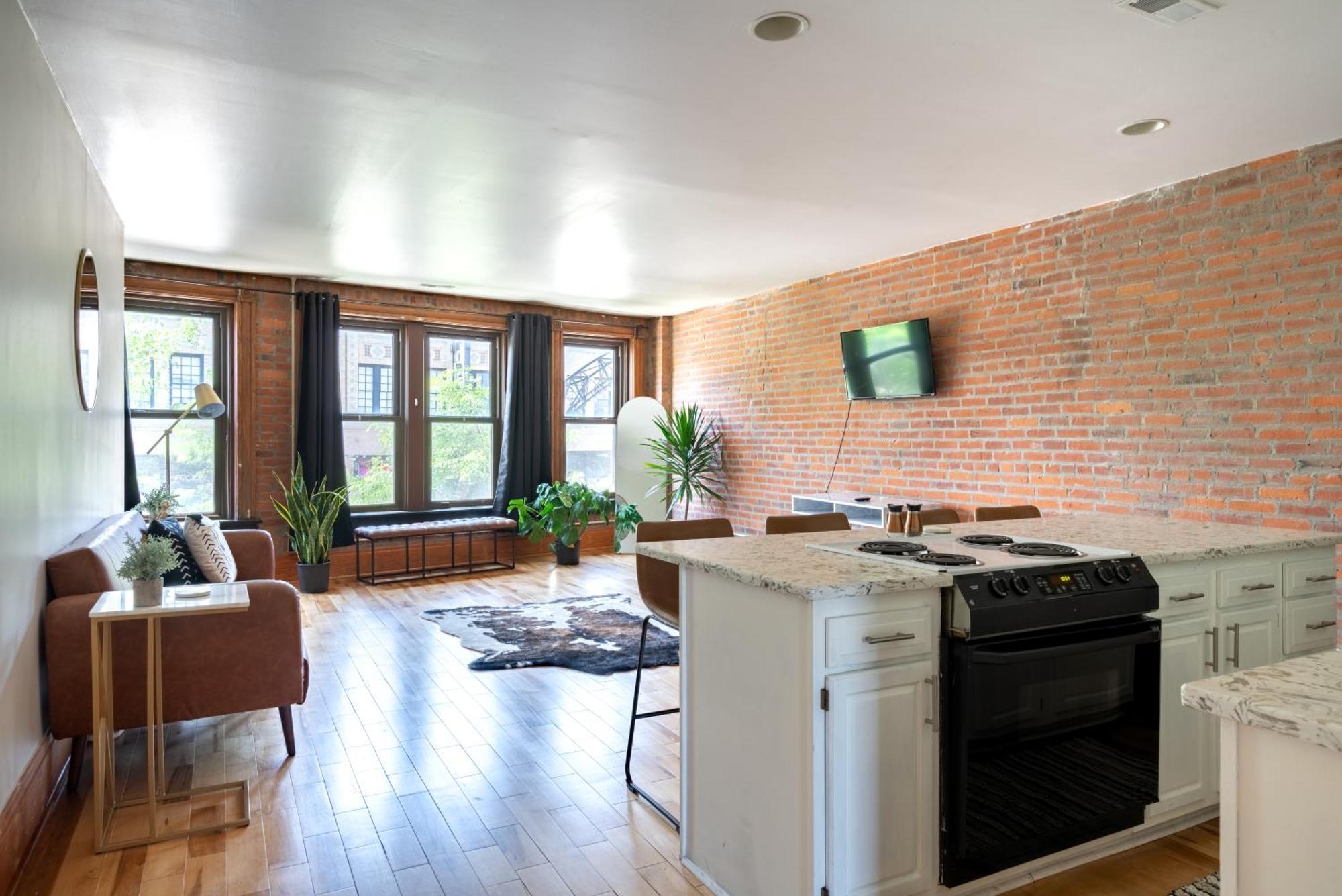 Prime Location Top Rated Clean Parking Free Columbus