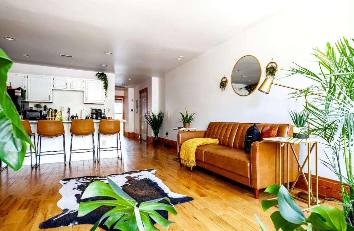 Prime Location Top Rated Clean Parking Free Hotel