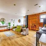 Prime Location Top Rated Clean Parking Free