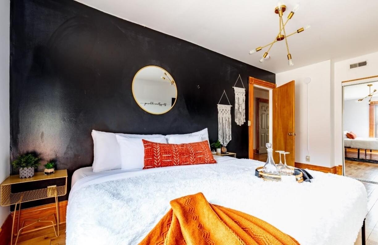 Prime Location Top Rated Clean Parking Free Hotel