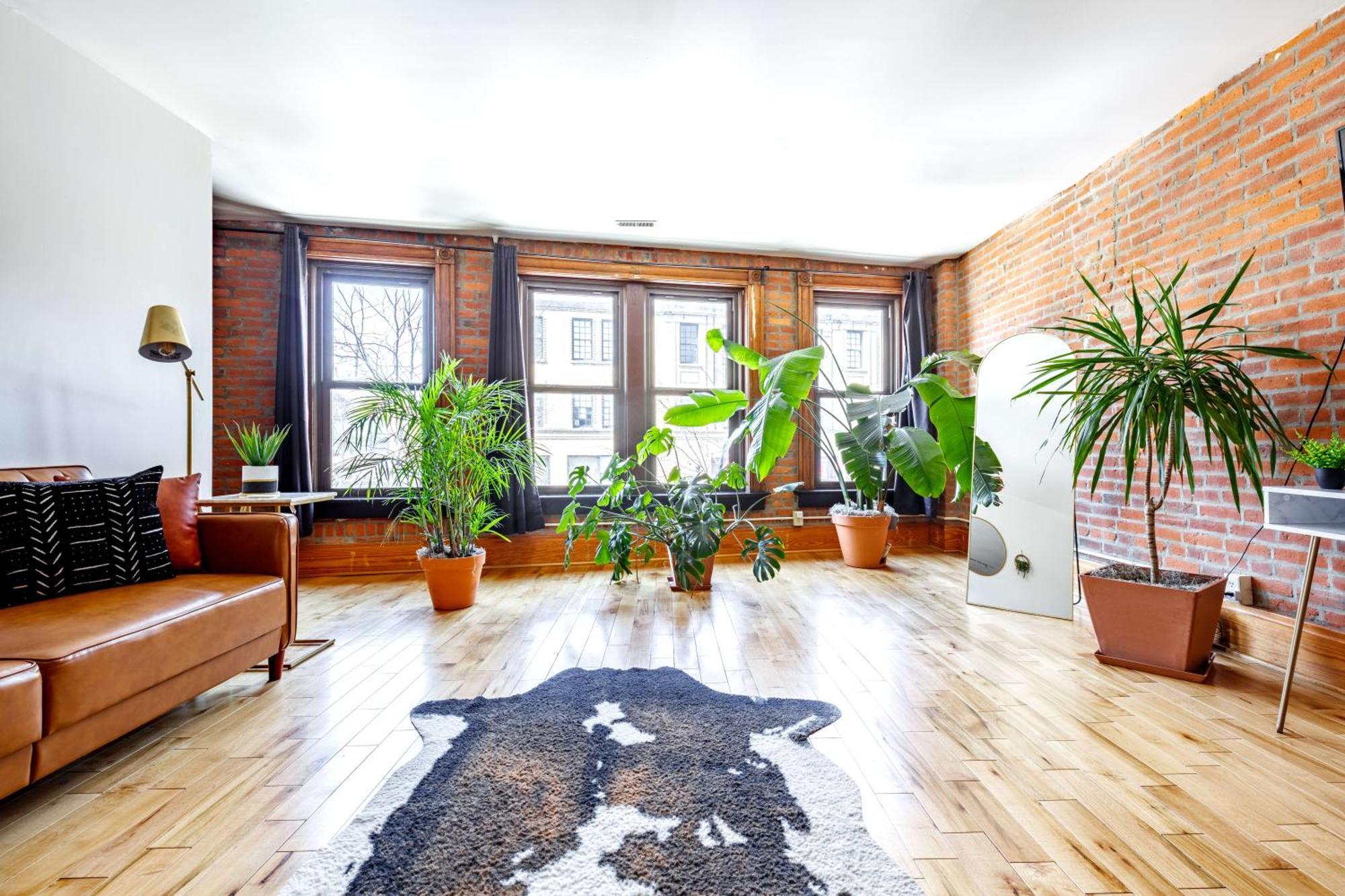 Prime Location Top Rated Clean Parking Free Hotel *